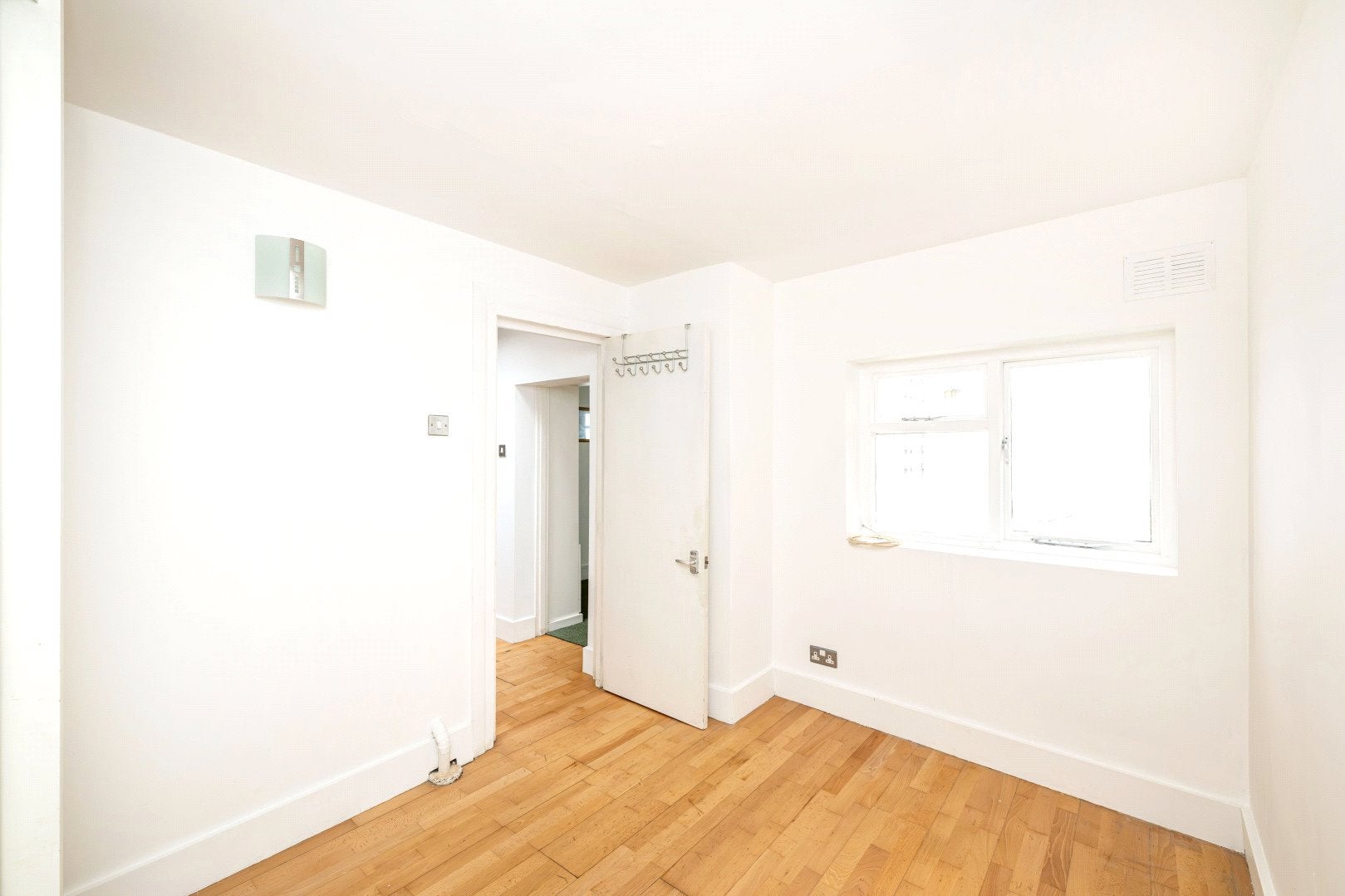 Flat Portobello Road in Greater London