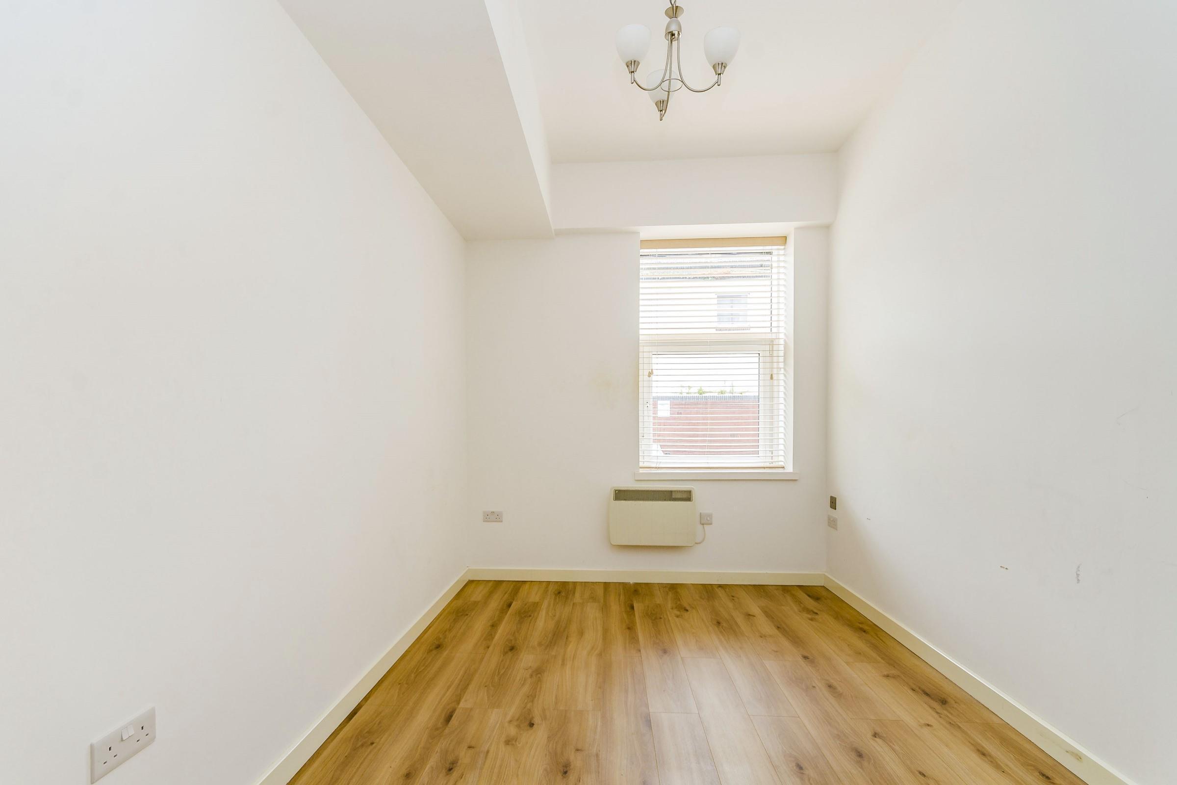 Flat Millbrook Road East in Southampton