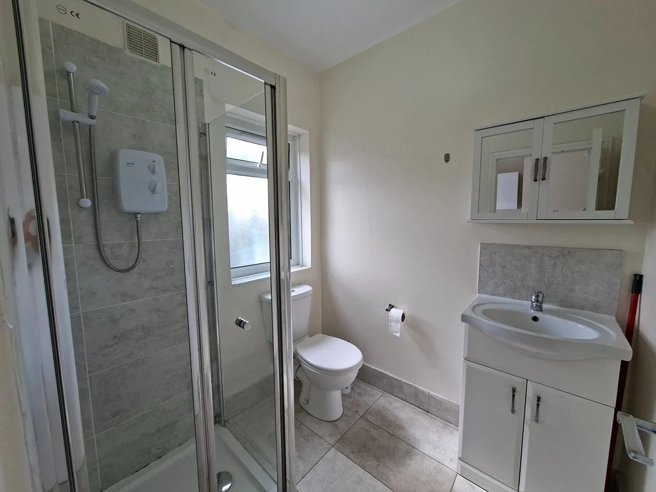 Flat Rusper Road in Greater London