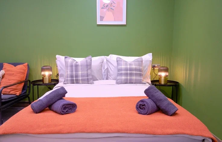 Flat Golders Green Road in Greater London