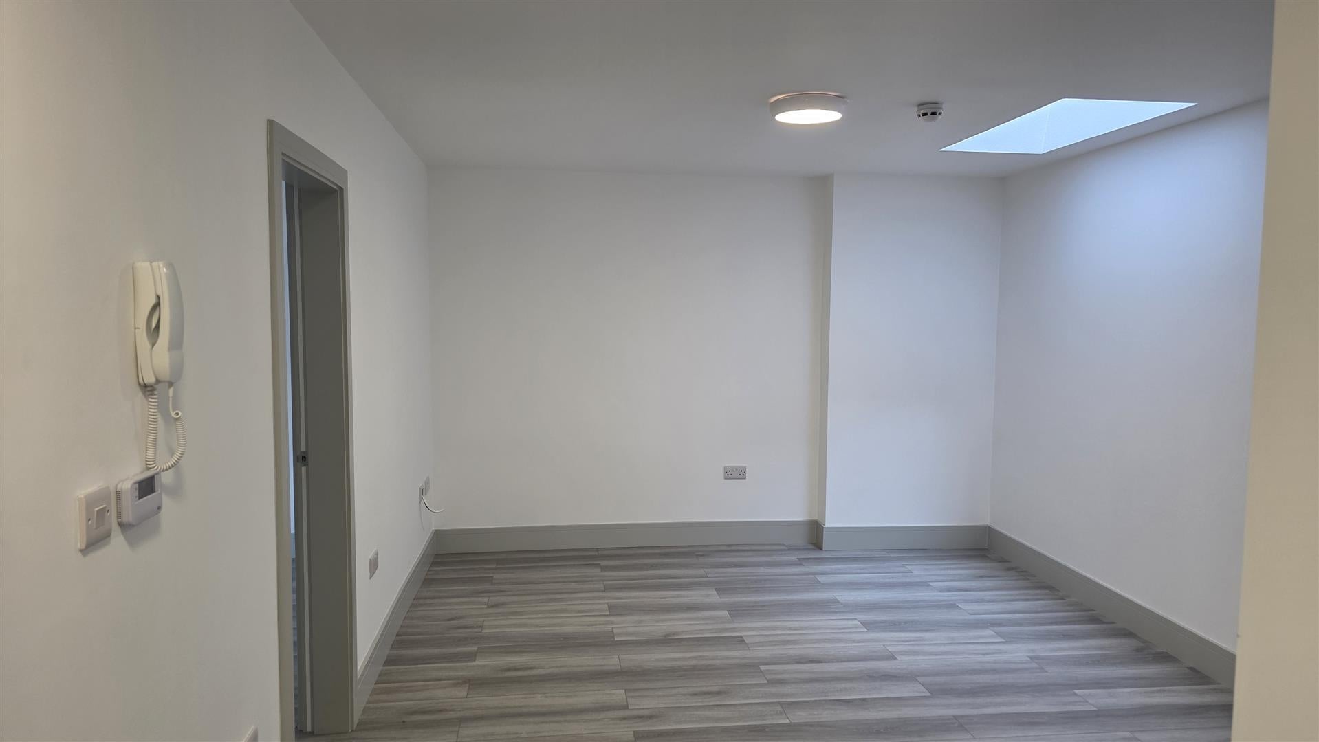 Flat Palgrave Avenue in Greater London