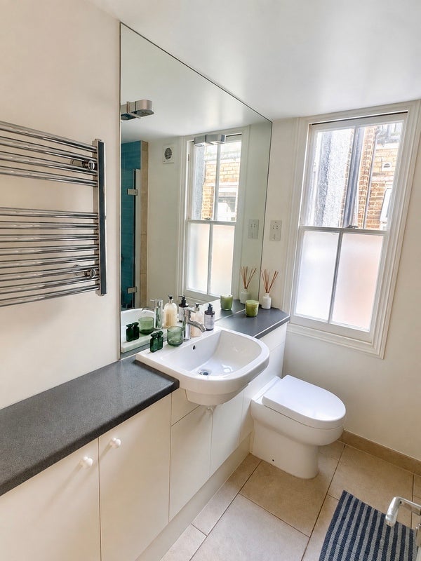 Room Dunraven Road in Greater London