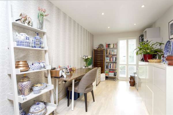 Flat Clarence Road in Windsor