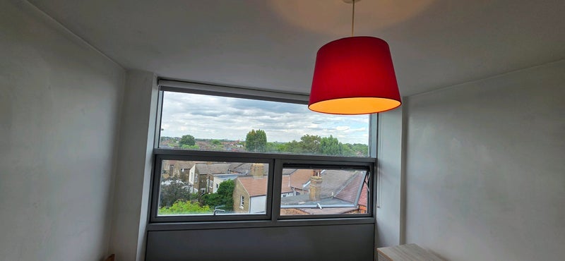 Room West Green Road in Greater London
