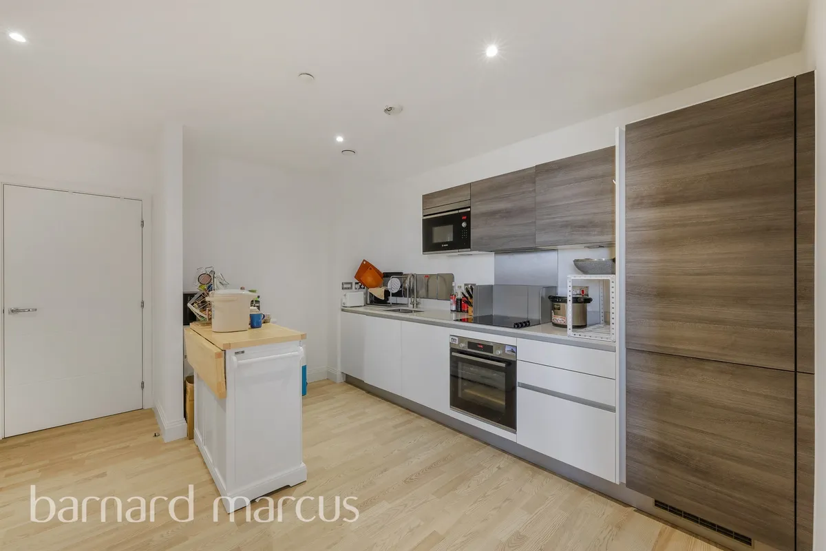 Flat Blagdon Road in Greater London