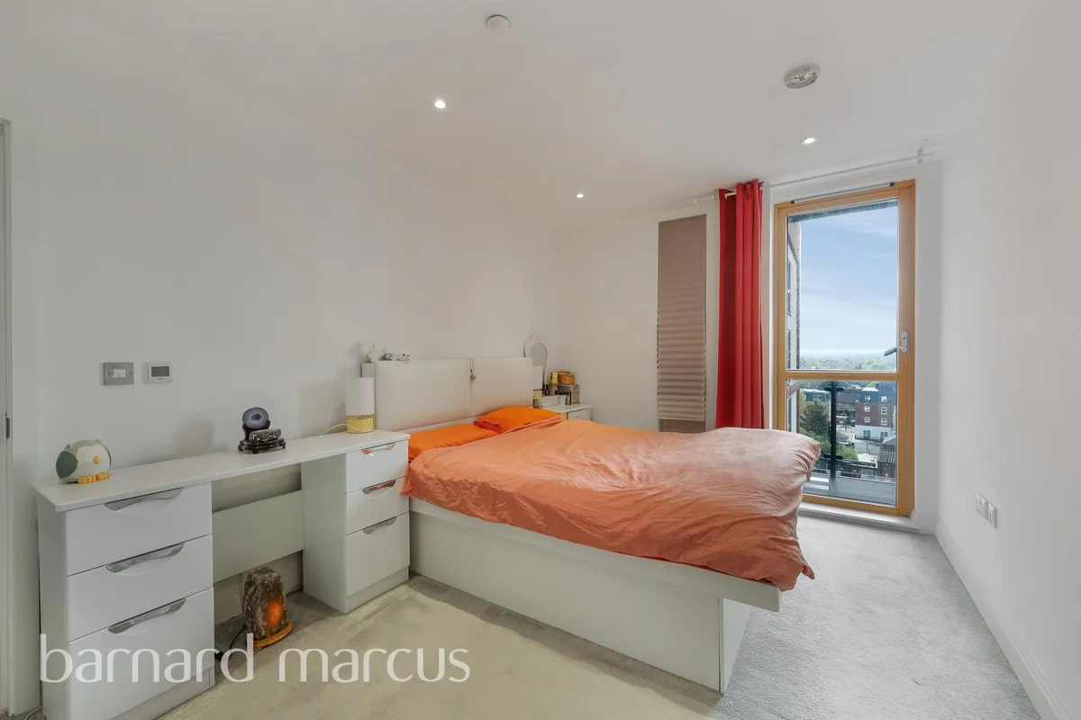 Flat Blagdon Road in Greater London