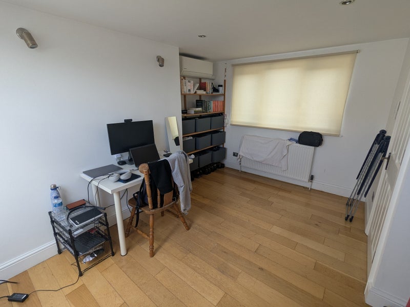 Room Tuskar Street in Greater London