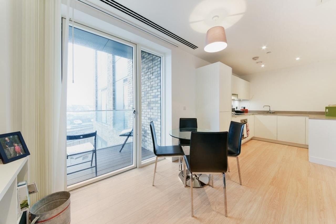 Flat Cherry Orchard Road in Greater London