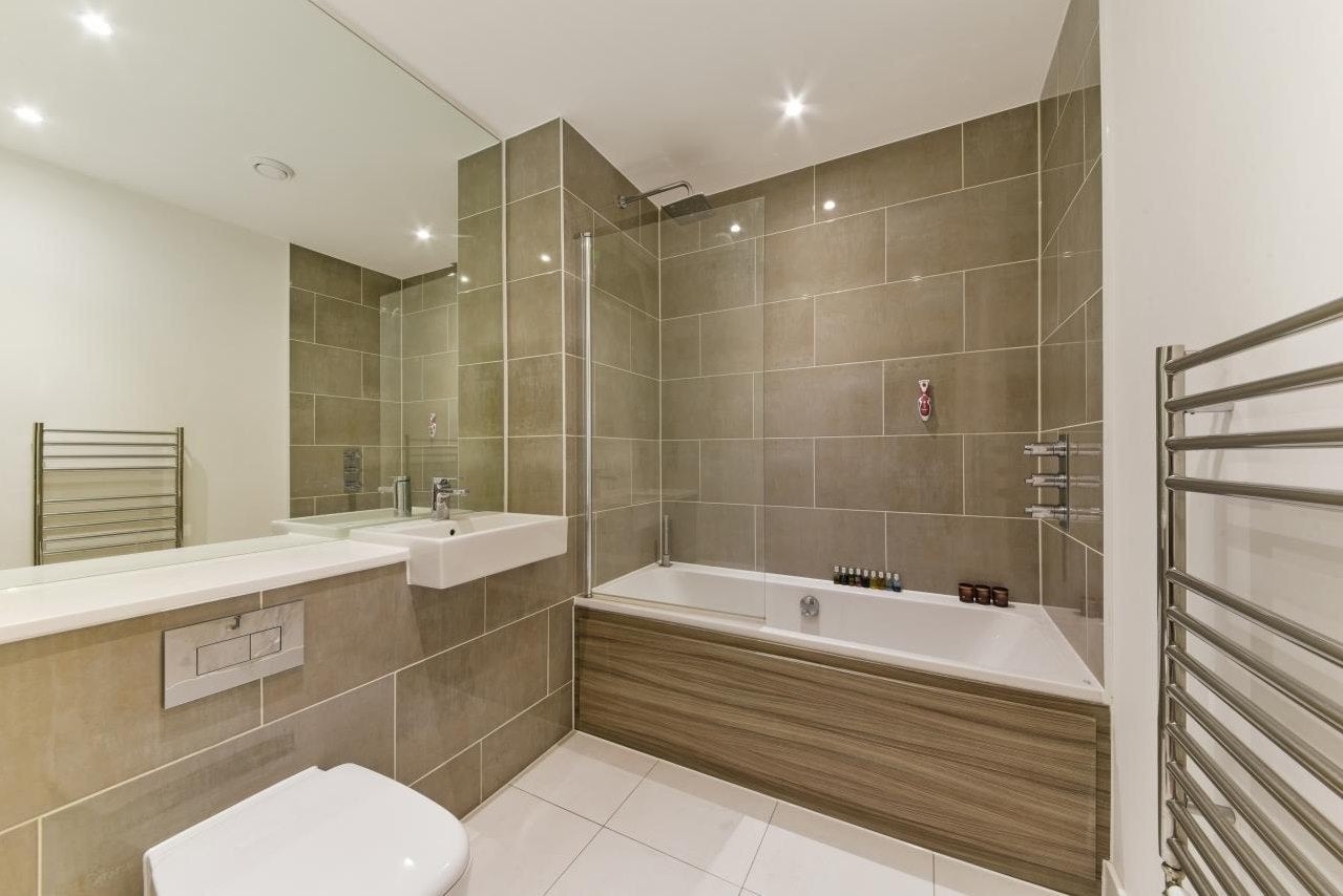 Flat Cherry Orchard Road in Greater London