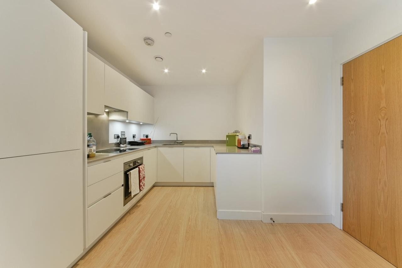 Flat Cherry Orchard Road in Greater London