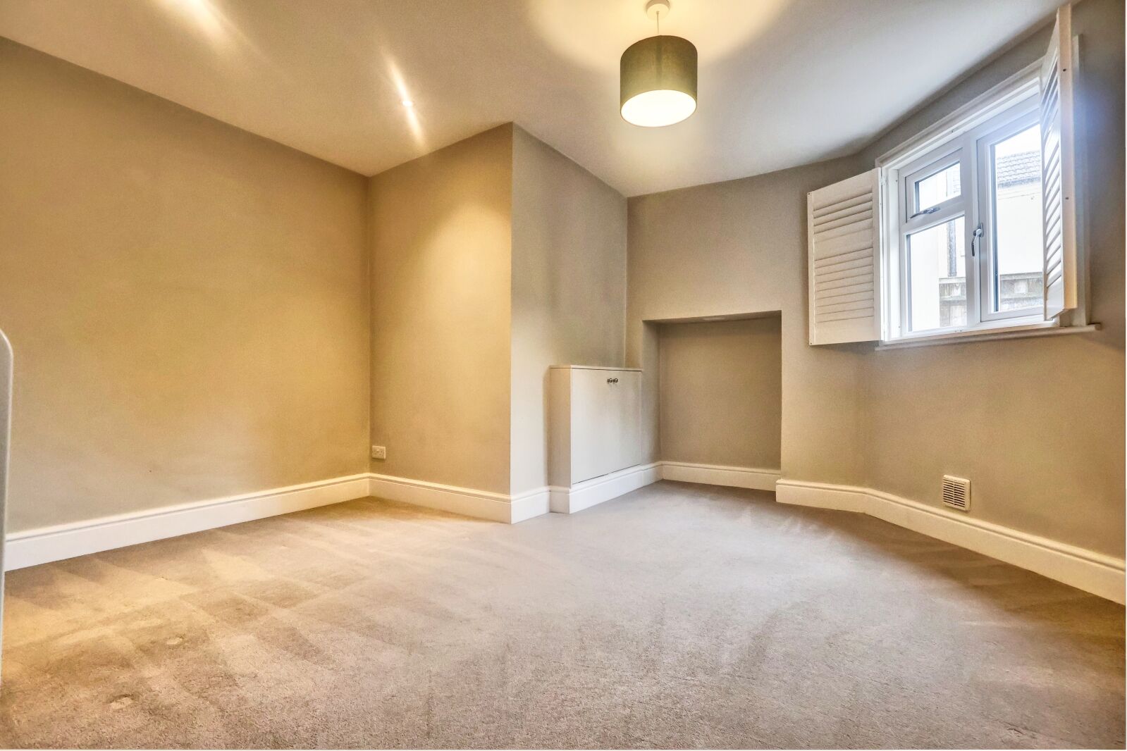 Flat Amersham Hill in High Wycombe