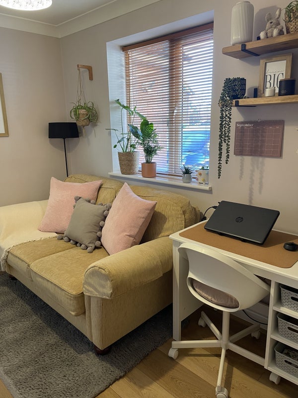 Room Newnham Road in Royal Leamington Spa