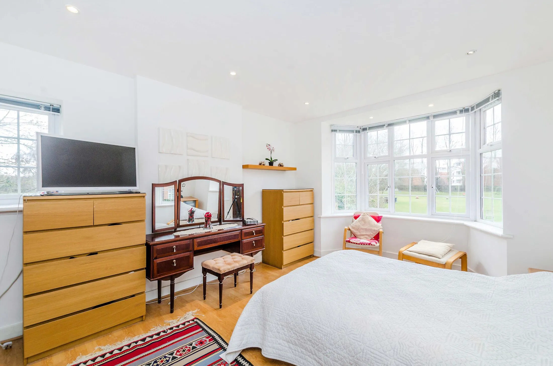 Flat Aylmer Road in Greater London
