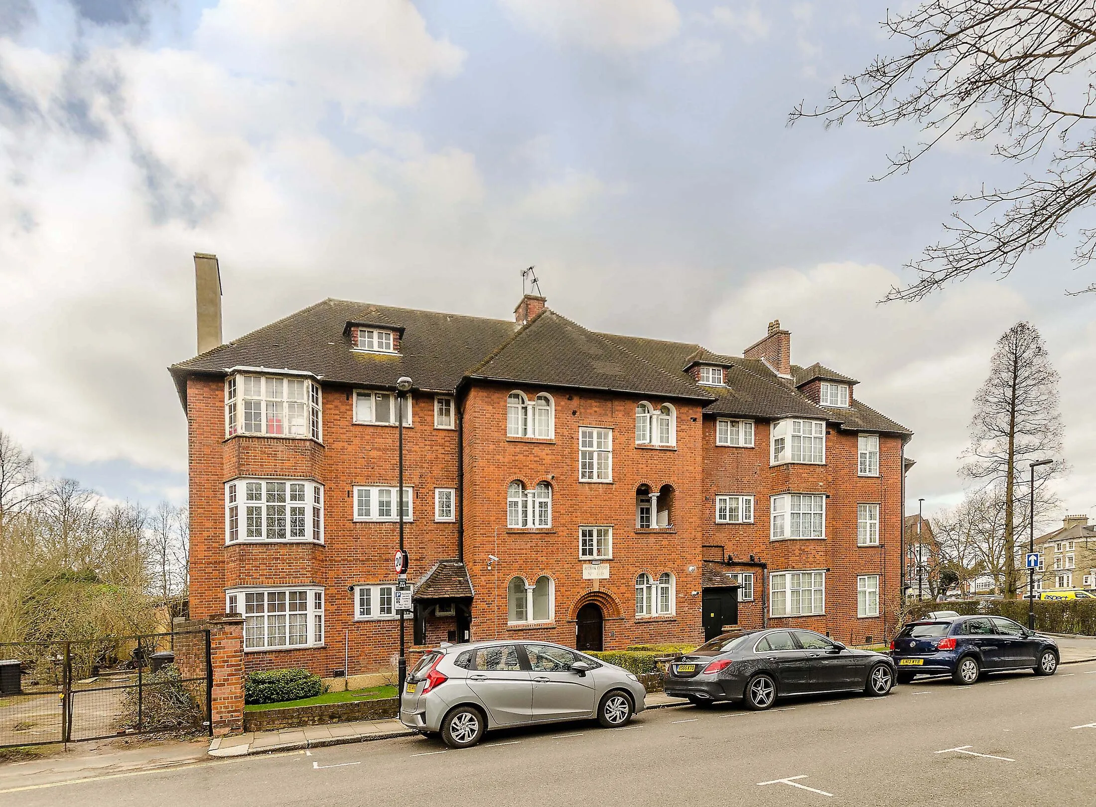Flat Aylmer Road in Greater London