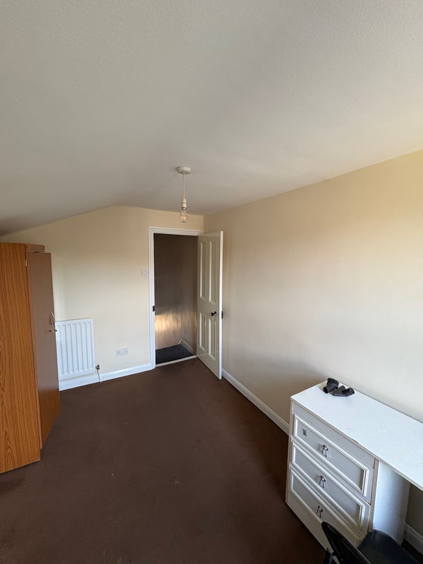 Room Longhurst Road in Greater London