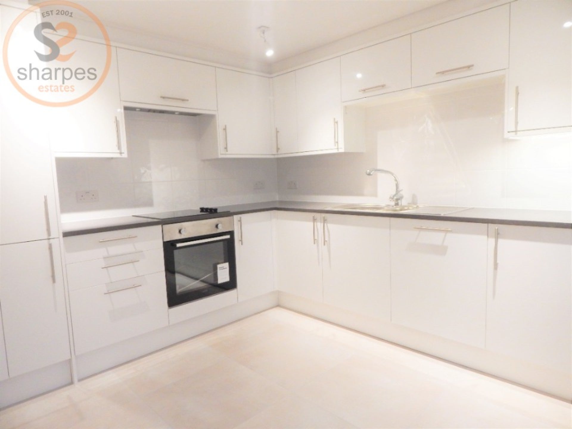 Flat Tintern Close in Greater London