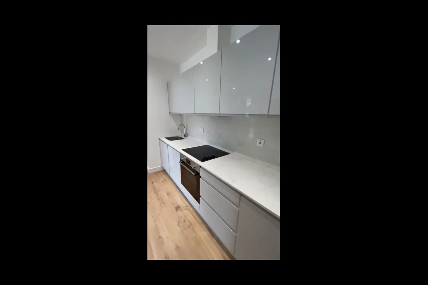 Flat Meadowlea Close in Greater London