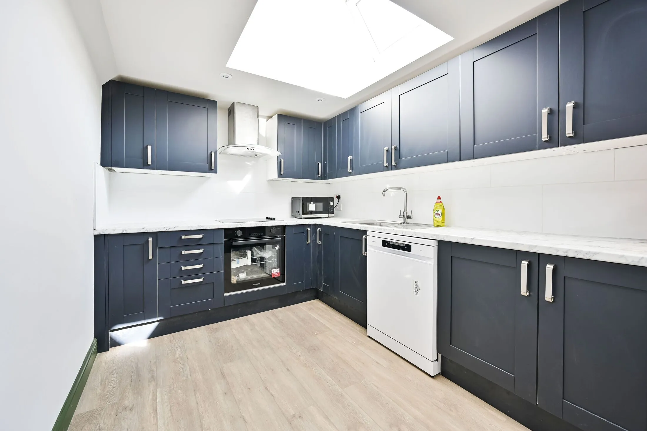 Room Clapham High Street in Greater London