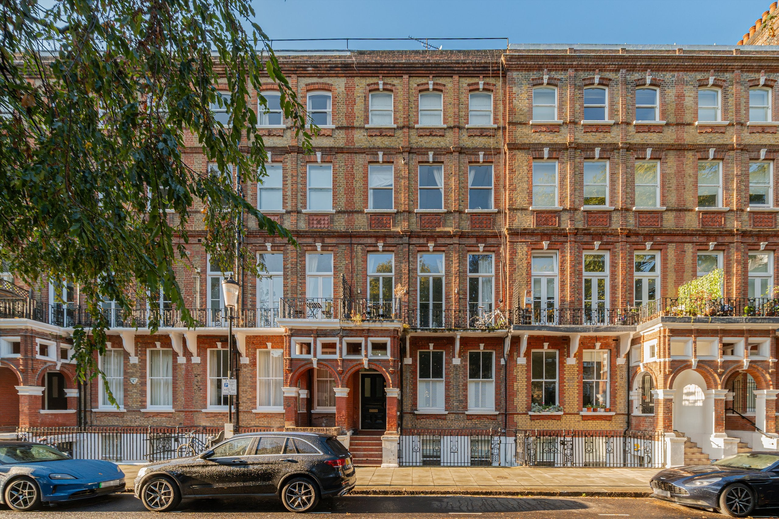 Flat Nevern Square in Greater London