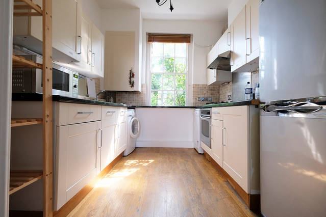 Room Kensington Church Street in Greater London