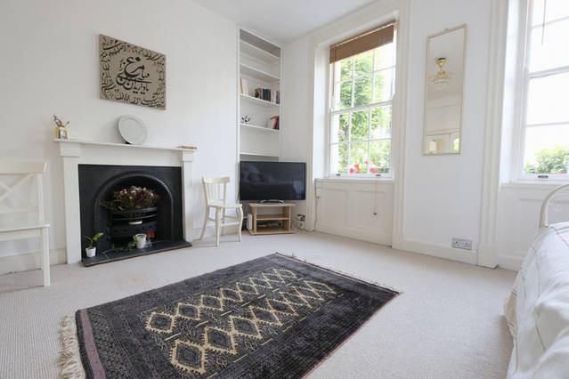 Room Kensington Church Street in Greater London