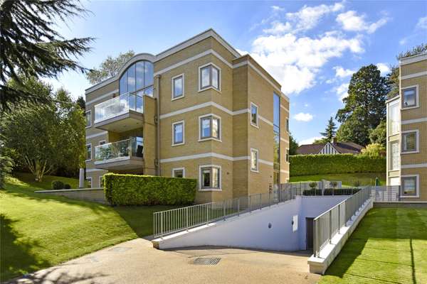 Flat South Park View in Gerrards Cross