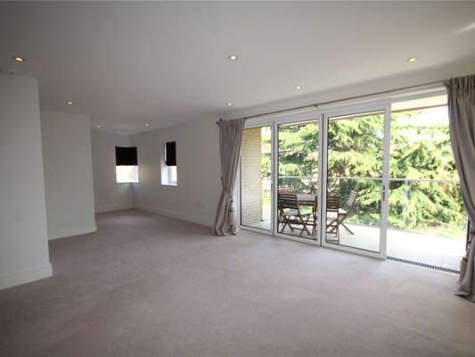 Flat South Park View in Gerrards Cross