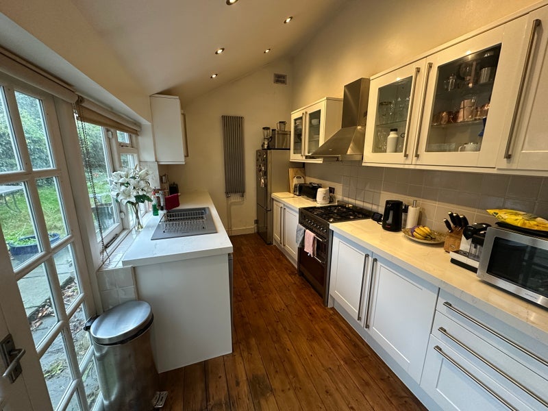 Room Northanger Road in Greater London