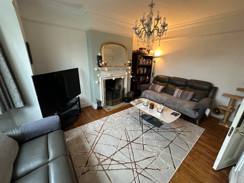 Room Northanger Road in Greater London