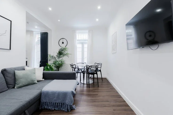 Flat Nassau Street in City of Westminster