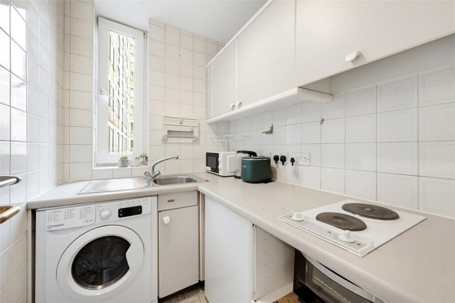 Flat Sloane Avenue in Greater London