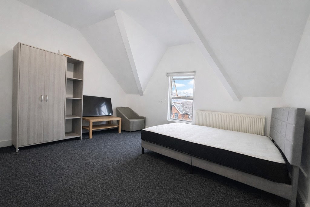 Room Green Street in High Wycombe