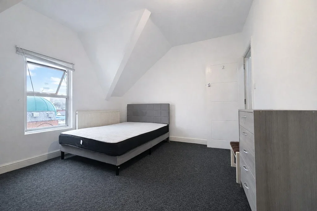 Room Green Street in High Wycombe