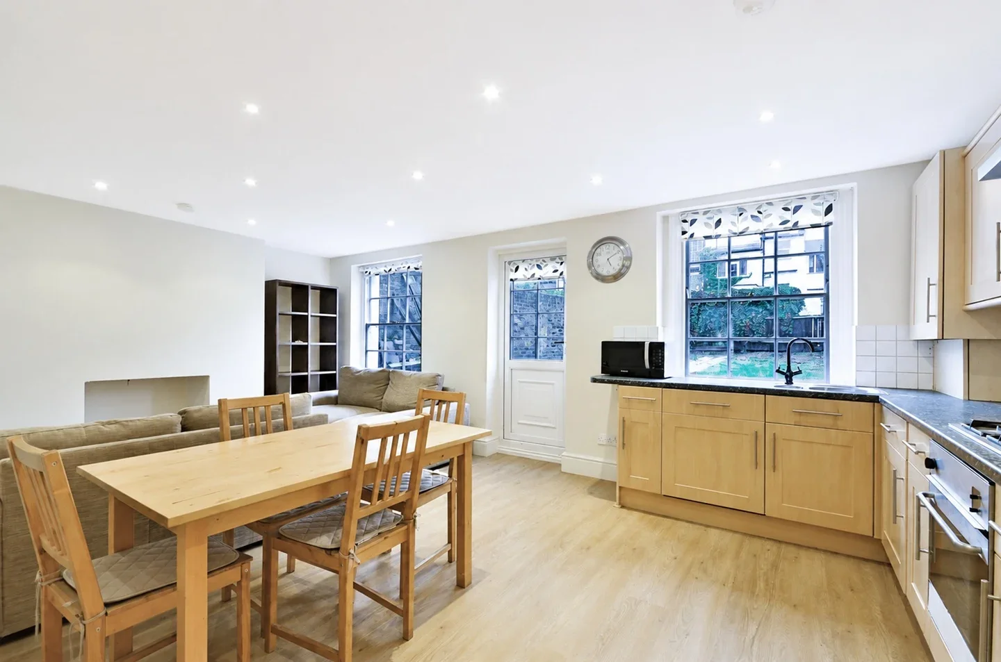 Flat Tollington Road in Greater London