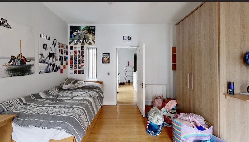 Room Wellington Road in Manchester