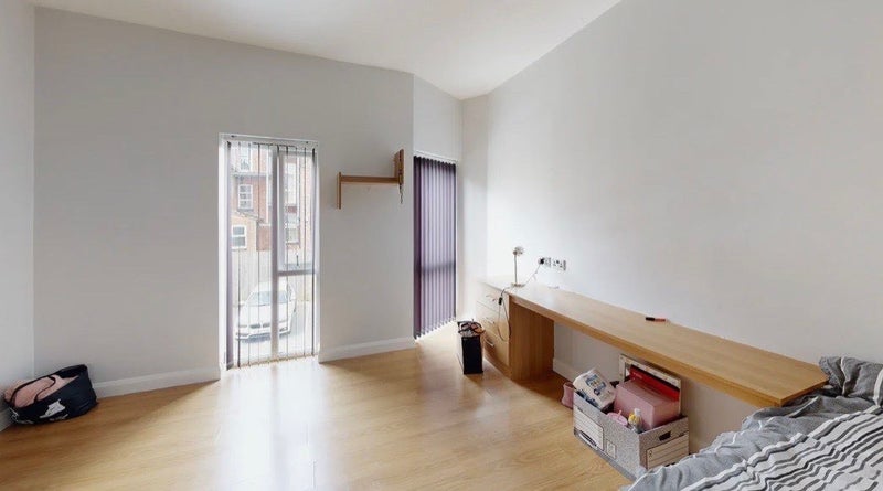 Room Wellington Road in Manchester
