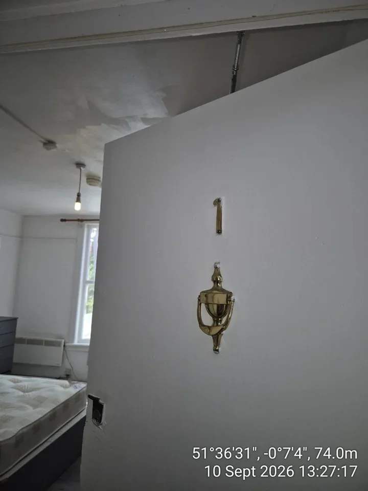 Flat Whittington Road in Greater London