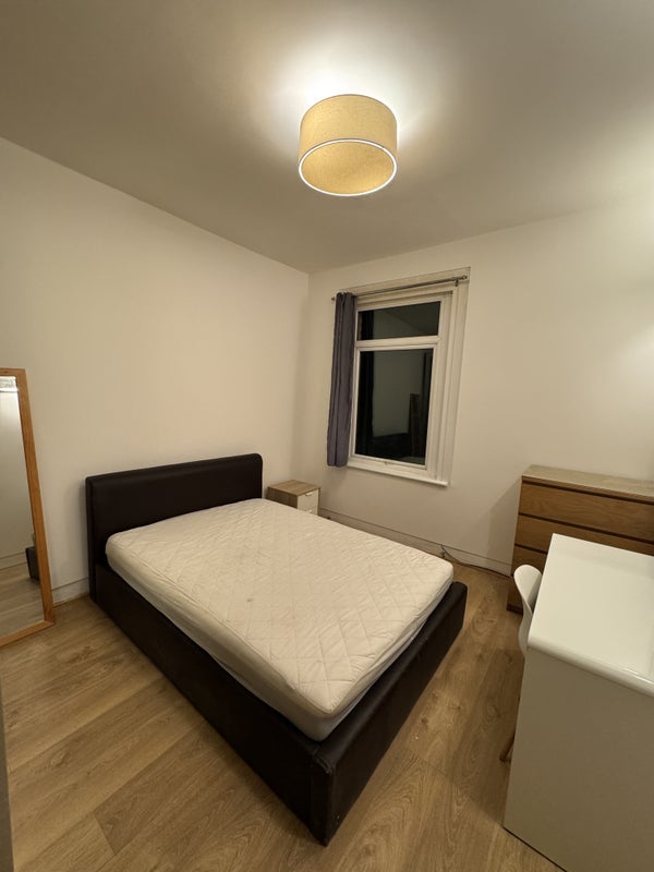 Room Parkhurst Road in Greater London
