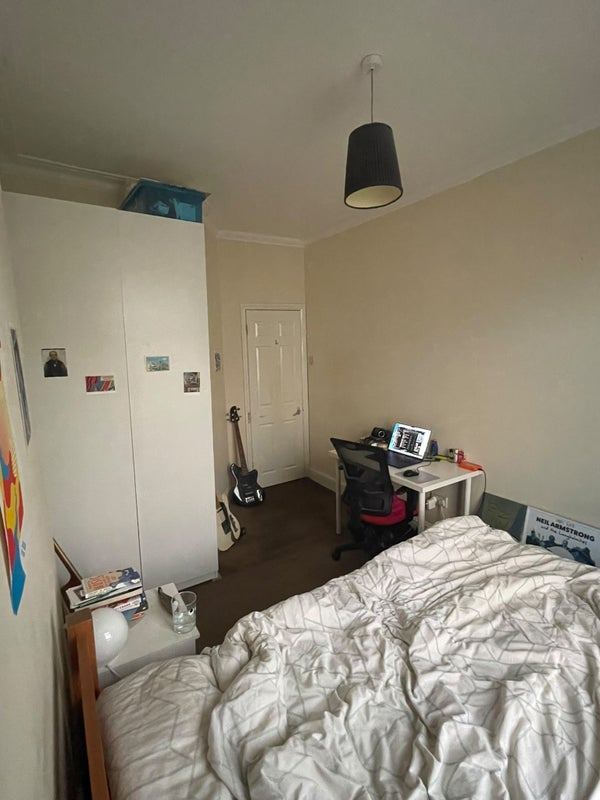 Room Ellington Street in Greater London