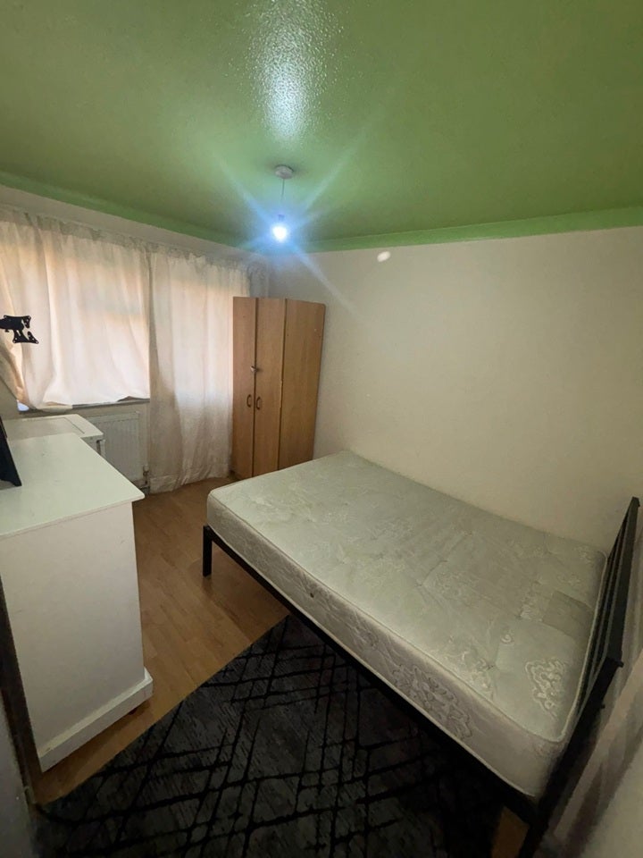 Room St Hugh's Road in Greater London