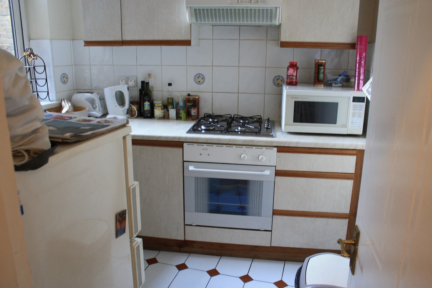 Flat Garratt Lane in Greater London