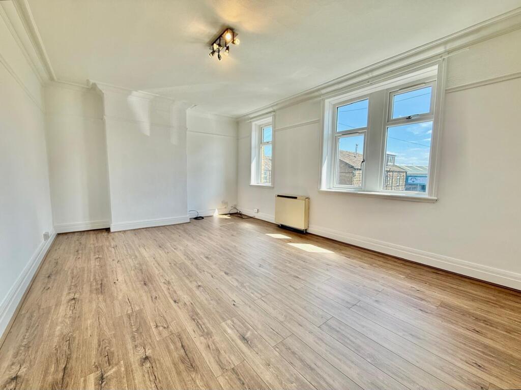 Flat Hexal Road in Greater London