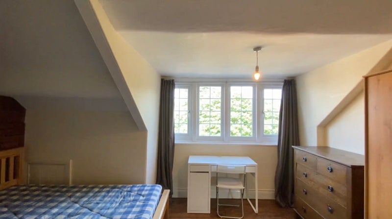 Room Osborne Road in Newcastle upon Tyne