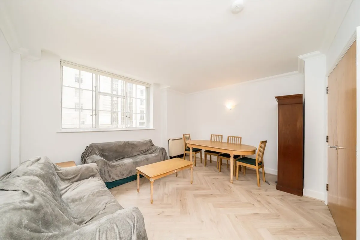 Flat York Road in Greater London