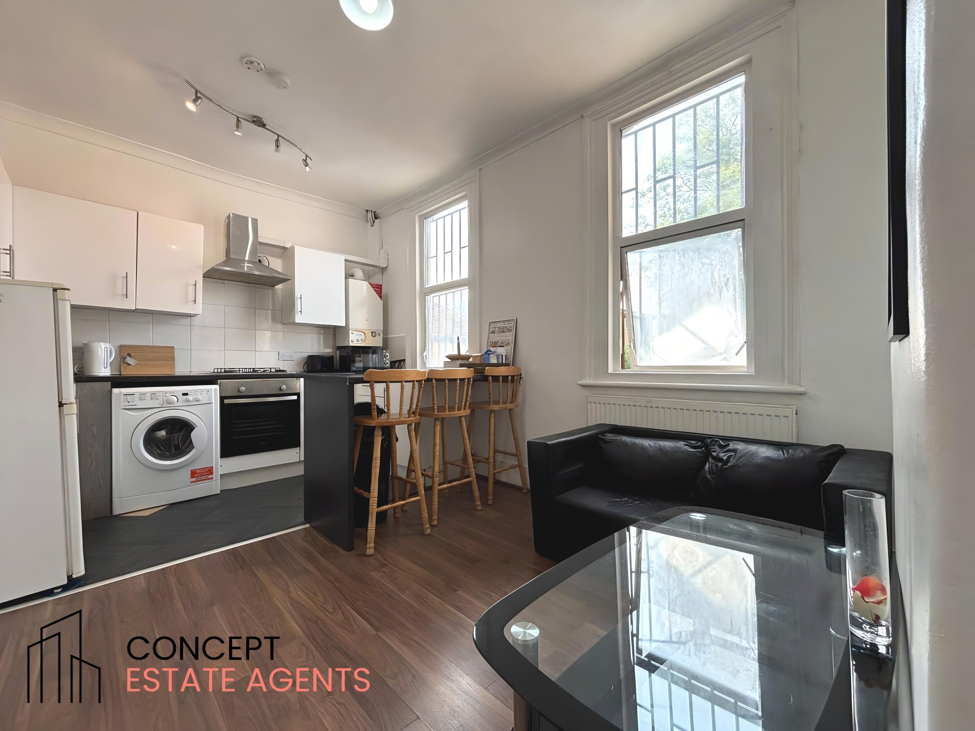 Flat Witham Court in Greater London