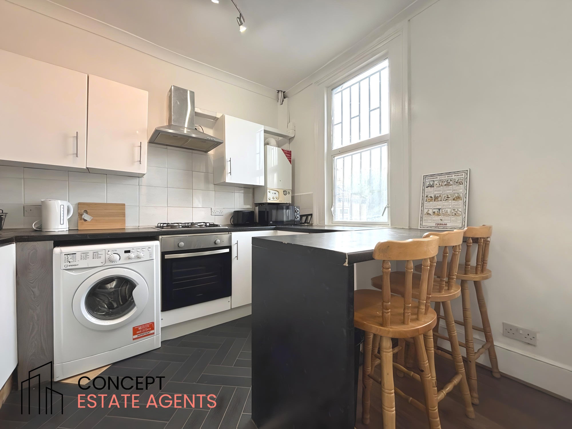 Flat Witham Court in Greater London