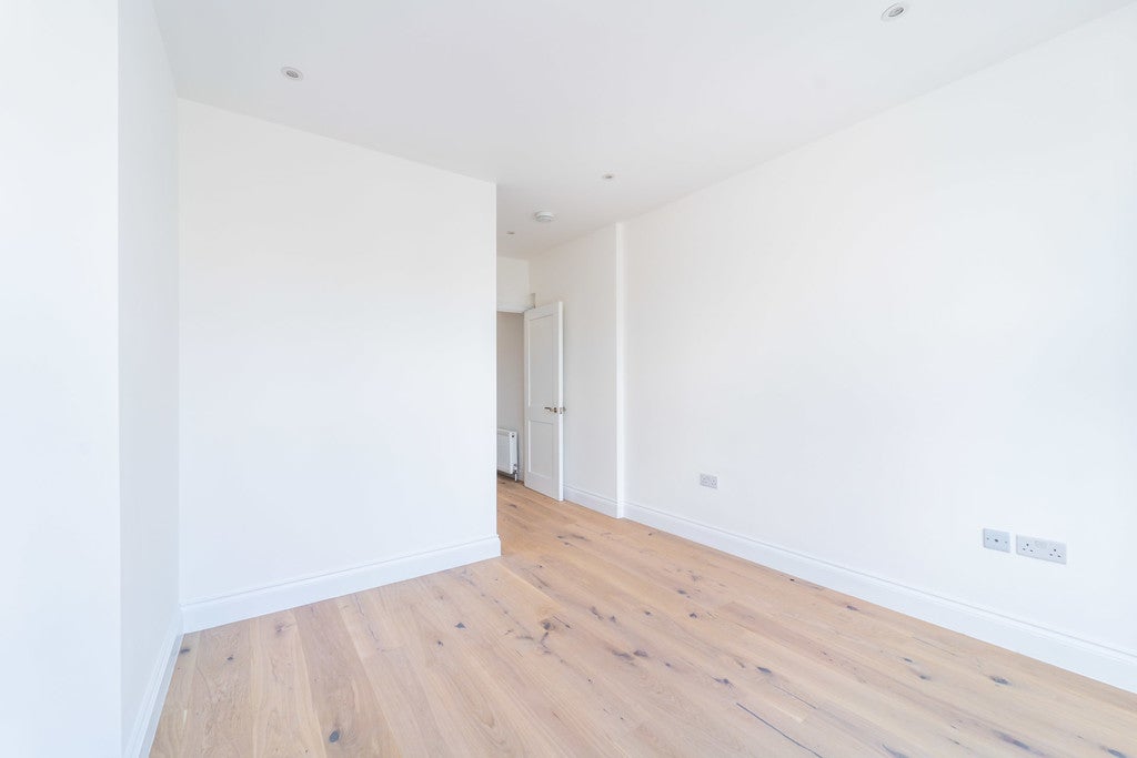 Room Mattison Road in Greater London