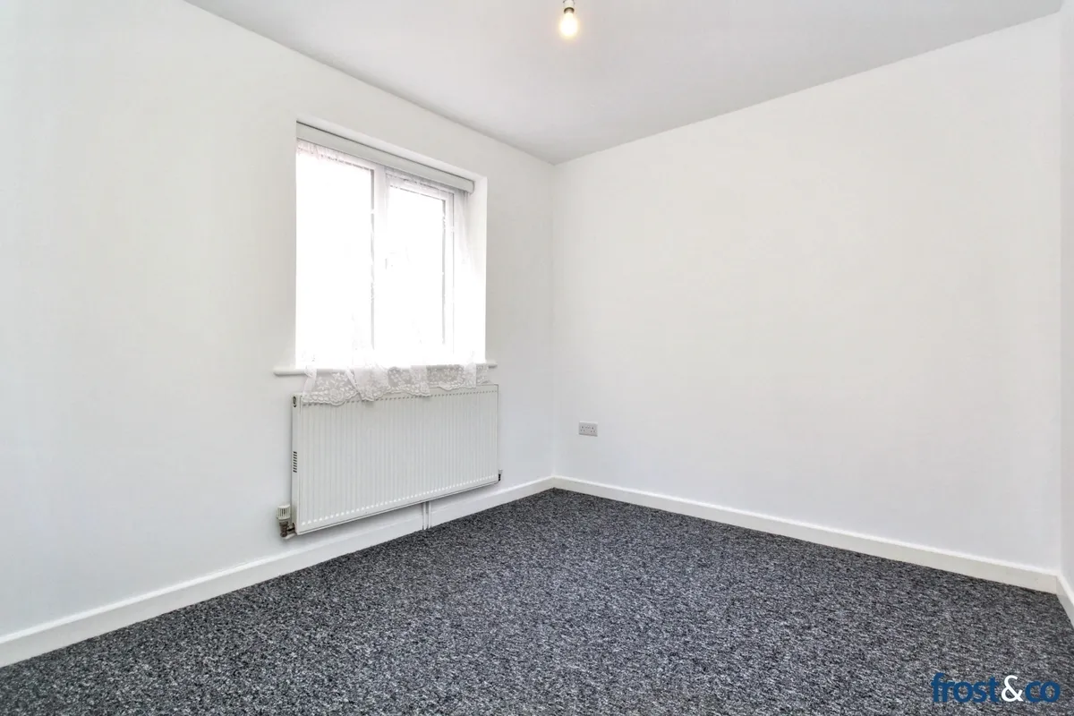 Flat Wessex Road in Poole