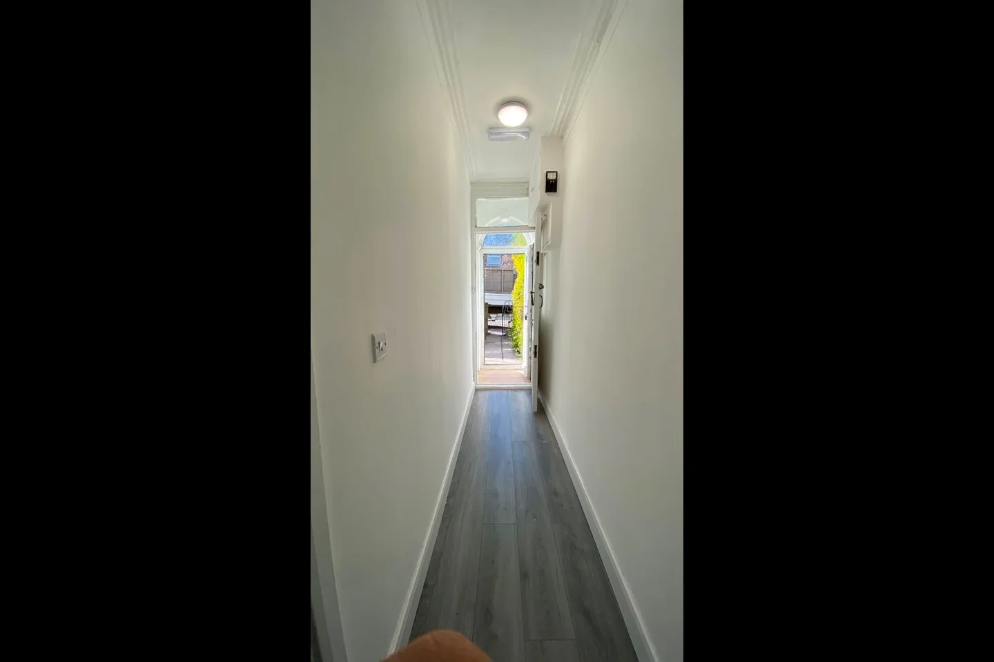 Flat Bulwer Road in Greater London