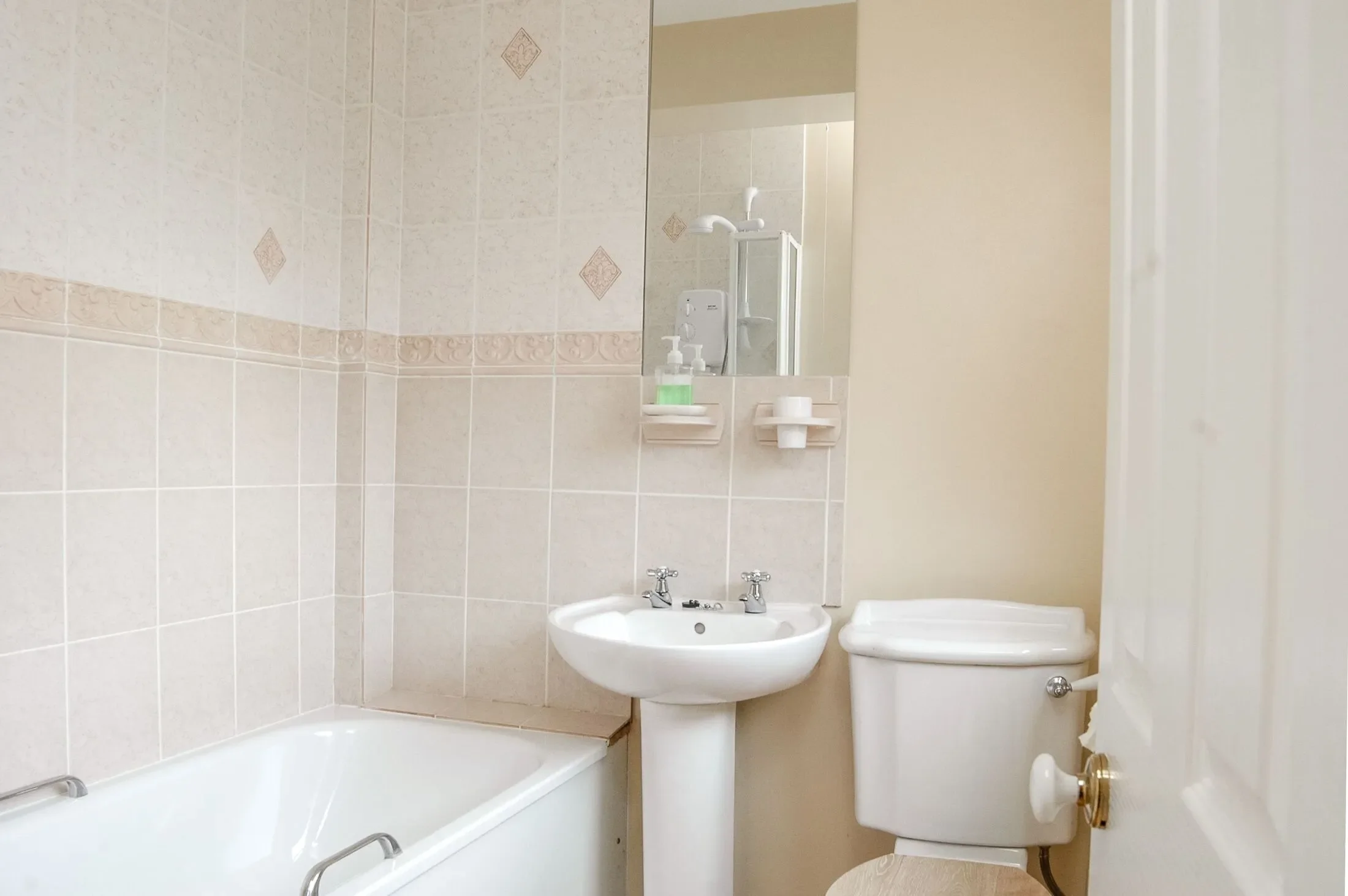 Flat Widdenham Road in Greater London